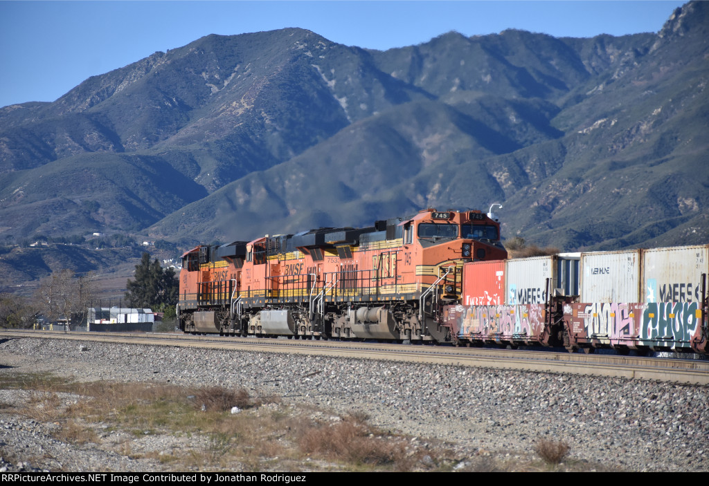 BNSF 745